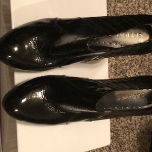 9.5 Bcbg Girls booties